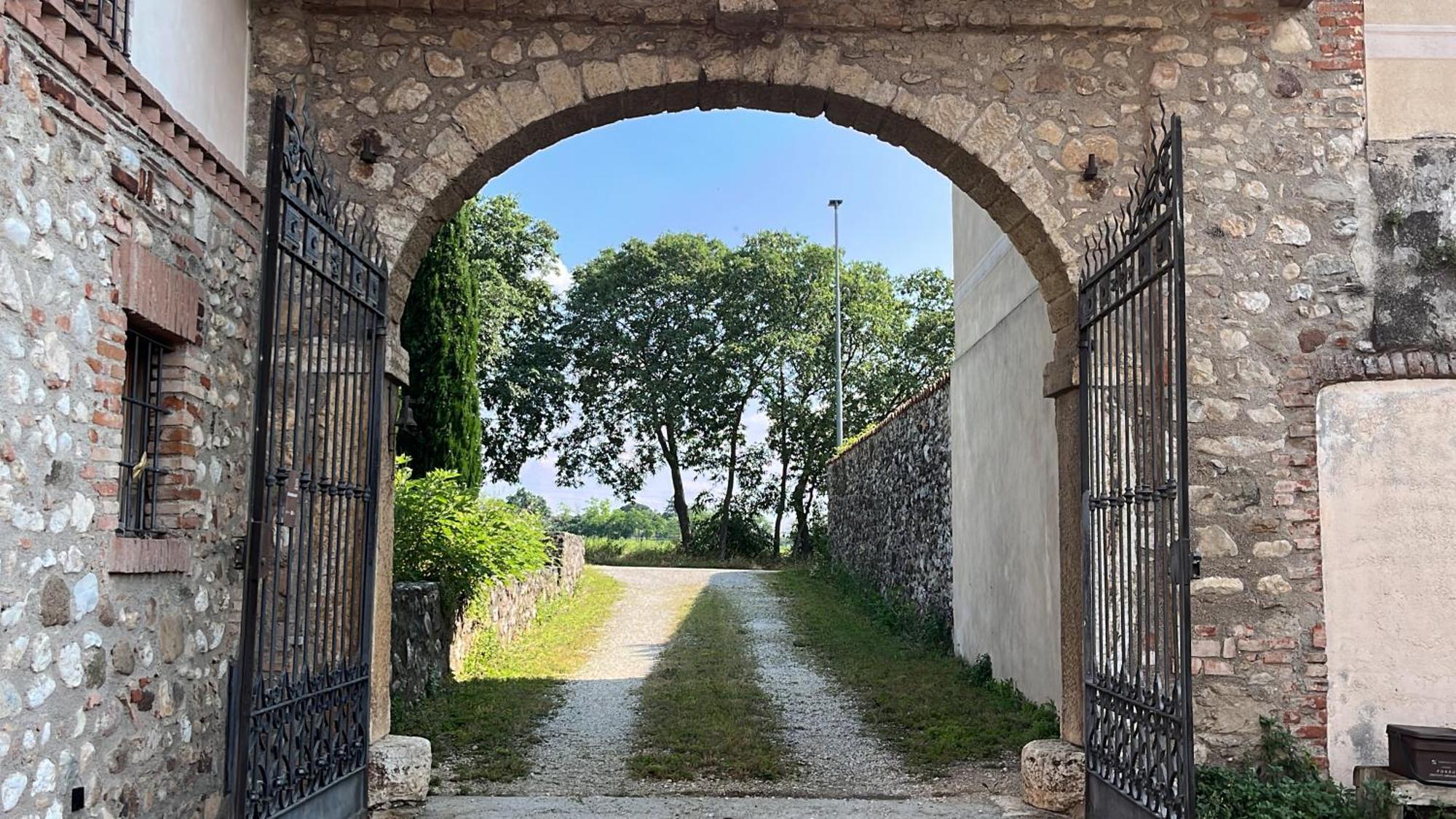 Bed and Breakfast Antico Cascinale Lombardo Lonato Zewnętrze zdjęcie