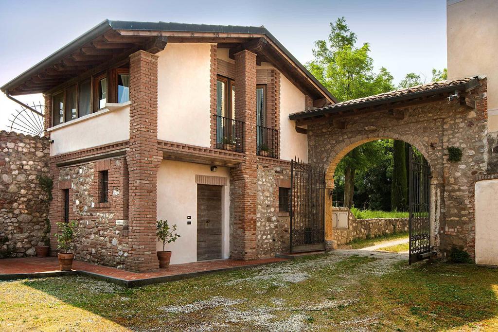 Bed and Breakfast Antico Cascinale Lombardo Lonato Pokój zdjęcie