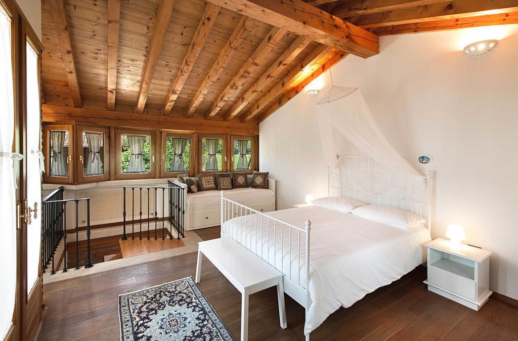 Bed and Breakfast Antico Cascinale Lombardo Lonato Pokój zdjęcie